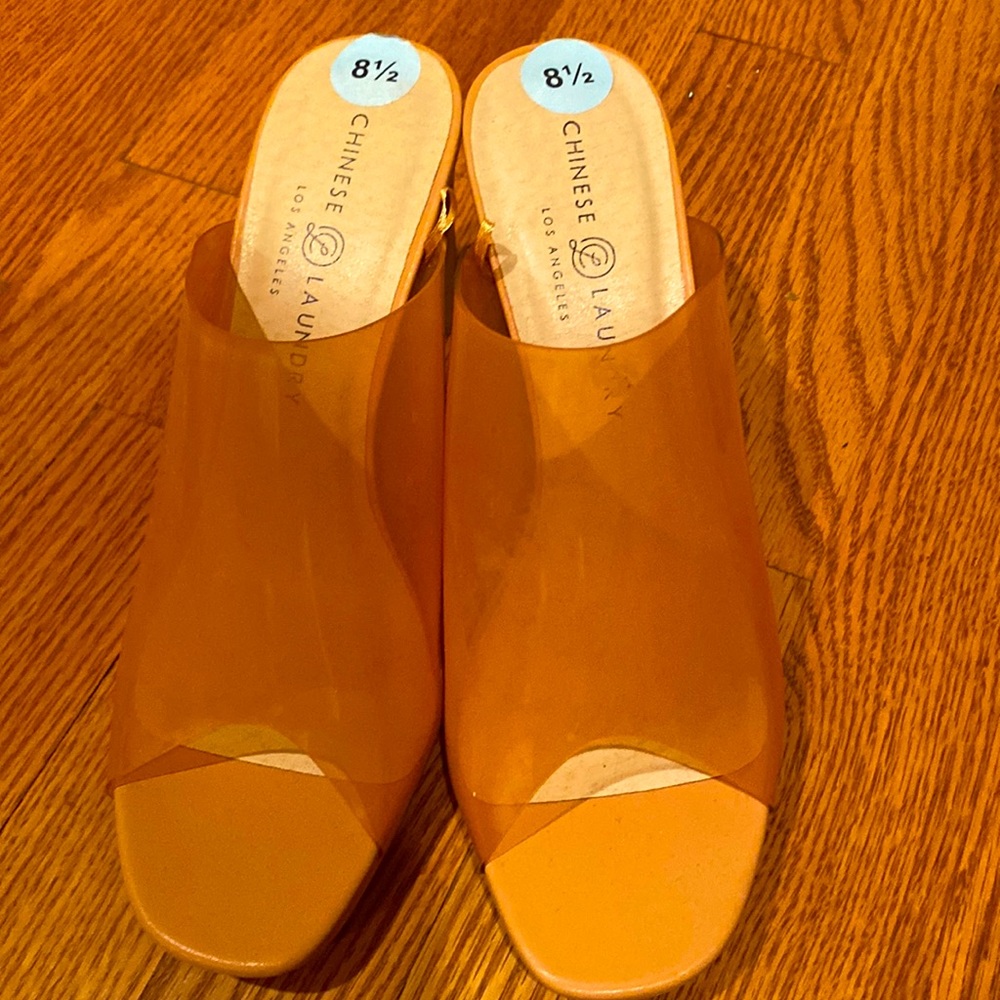 Brand new Chinese laundry shoes.